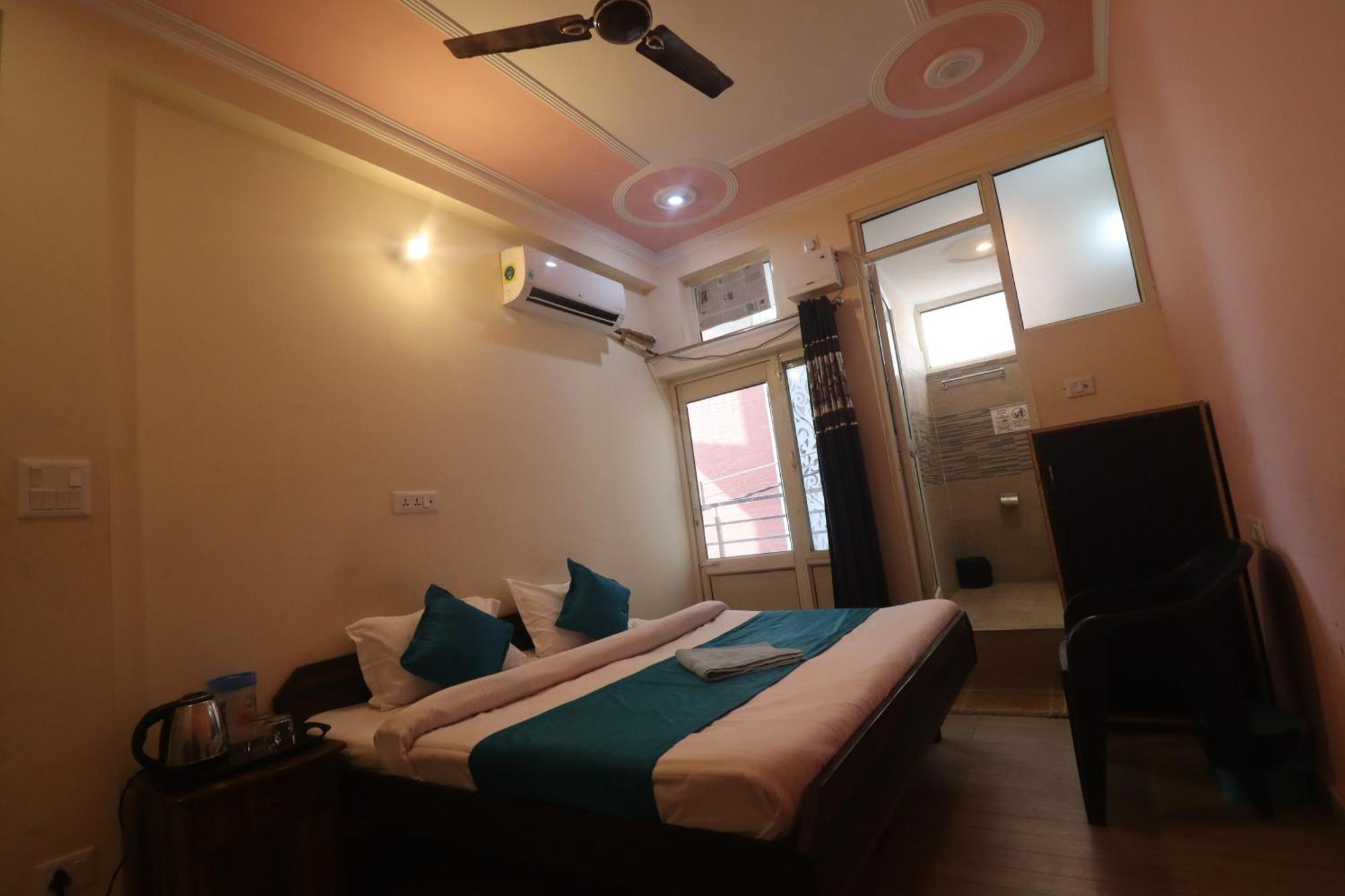 Triple One hostel&hotel Rishīkesh Exterior foto