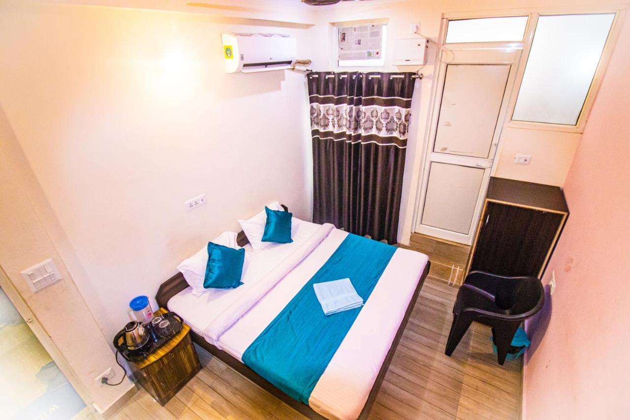Triple One hostel&hotel Rishīkesh Exterior foto