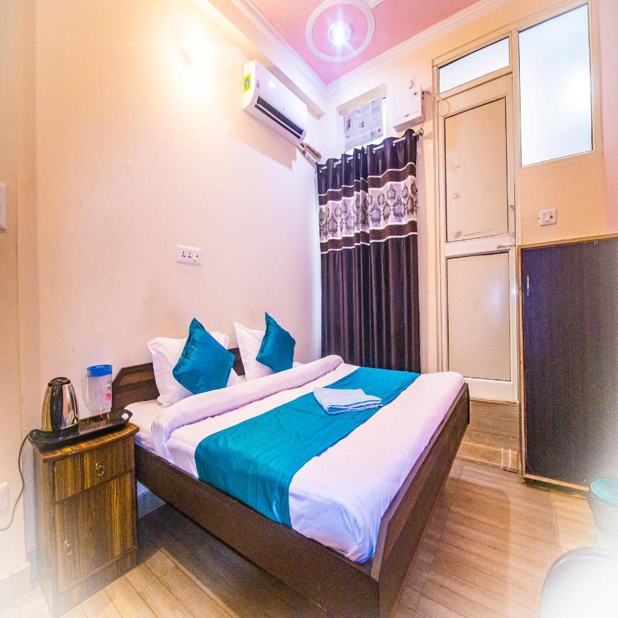 Triple One hostel&hotel Rishīkesh Exterior foto